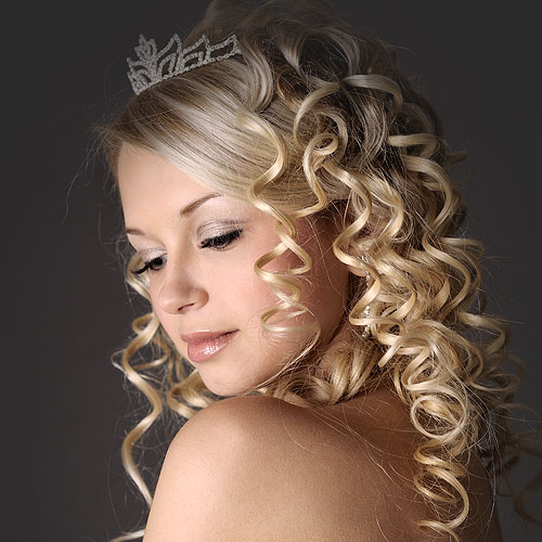 curly blond modern wedding hair